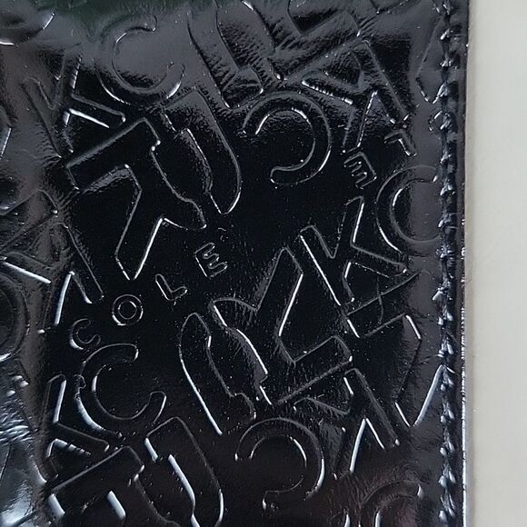 Kenneth Cole Reaction wristlet - Picture 8 of 8